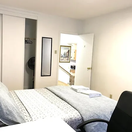 Big Private Room Midmontreal Next To Station Metro - Parking Free Extérieur photo
