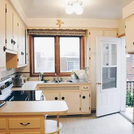 Big Private Room Midmontreal Next To Station Metro - Parking Free Extérieur photo